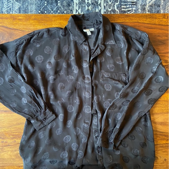 AMUSE Society. Flowy, black blouse. Size medium. - Picture 2 of 4